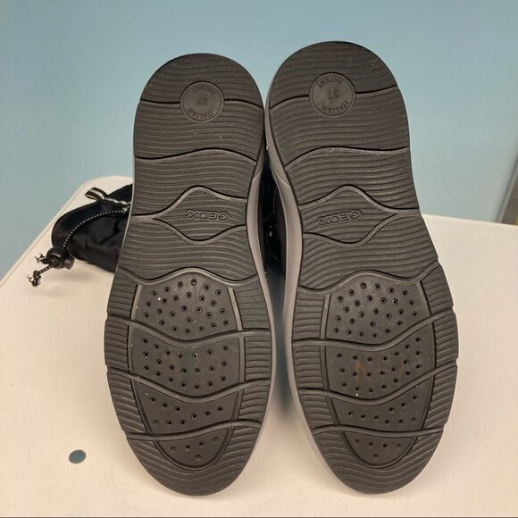 GEOX Sz 37 Sherpa Type Lined Moon Quilted  Adjustable Elastic Laces Boots - Picture 11 of 12